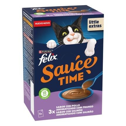 Caja de snacks para gatos Felix Sauce Time. Incluye 6 sobres de salsa sabor pollo y salmón. Imagen de gato lamiéndose.