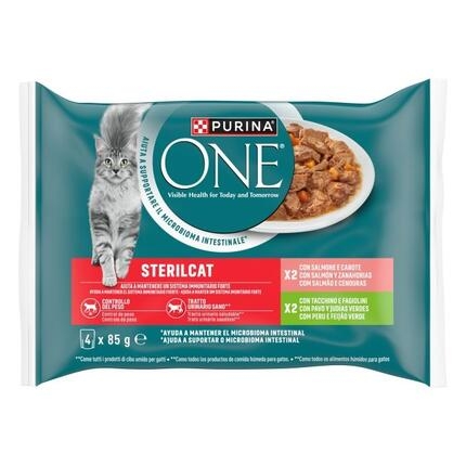Vista frontal del multipack Purina ONE Sterilcat con salmón, zanahorias, pavo y judías verdes.