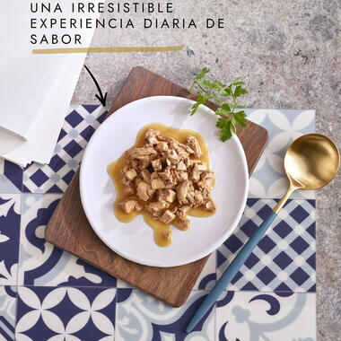 PURINA® GOURMET® PERLE Delicias en Salsa con Salmón y Atún Textura