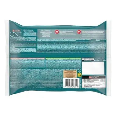 Parte trasera del envase Purina ONE Sterilcat con información nutricional y composición.