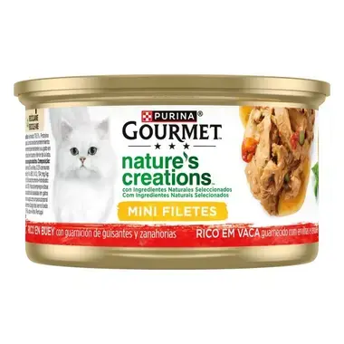Lata Gourmet Nature's Creations Mini Filetes rico en buey con guisantes y zanahorias.