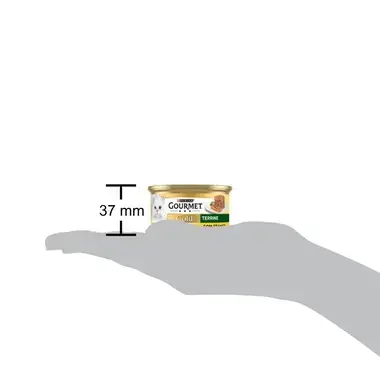 Lata Gourmet Gold Terrine sobre una mano, con altura indicada de 37 mm.