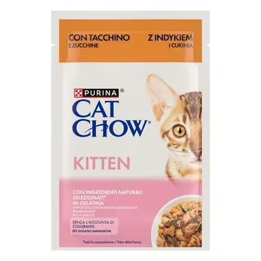Sobre Purina Cat Chow Kitten con pavo y calabacín en gelatina, imagen frontal con gato.