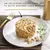 Tartelette Gourmet Gold servida en plato con texto sobre pastel para saborear cada bocado.